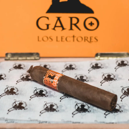 Los Lectores - Volume I